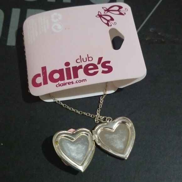 Claire's heart locket - Picture 2 of 4